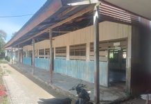 Sebagian Gedung SD Inpres Kakulassan,Desa Kakulassan Kecamatan Tommo Rusak Aktivitas Belajar Mengajar Tetap Berjalan.