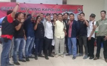 Jurnalist Sulawesi Barat Deklarasi Anti Hoax Diaula Mapolda Sulbar.