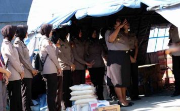 Karo SDM Polda Sulbar Peduli Warga Korban Kebakaran