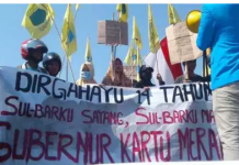 Detik-Detik Peringatan HUT Sulbar,Diwarnai Demo DiDepan Gedung DPRD.