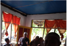 Penyerahan Bantuan Korban Banjir oleh Keluarga Kerukunan sulawesi tenggara Dikampung baru.