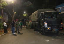 Pasukan Marinir dan Brimob Evakuasi Ratusan Mahasiswa