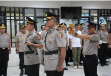 Pergantian Dua Pejabat Polda Sulawesi Barat Resmi Diserah terimakan