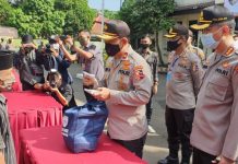 Korbinmas Baharkam Polri Peduli Covid-19 Sentuh marbot dan guru ngaji yang berada di Kecamatan Tambun