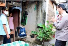 Solidaritas Sosial Baharkam Polri Peduli terhadap warga bantaran Sungai Krukut Ciganjur Jak-sel yang terkena dampak Covid-19.