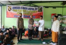 Alumni Akpol Th. 89 Batalyon Dharana Lastarya Mendatangi Panti Asuhan Al Hag Kalbar. KELUARGA BESAR ALUMNI AKADEMI KEPOLISIAN ANGKATAN 89 BATALYON DHARANA LASTARYA MENYERAHKAN BANTUAN KE PANTI ASUHAN AL-HAQ KALBAR.