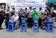 Kakorbinmas Baharkam Polri sentuh penyandang Disabilitas(Difabe).