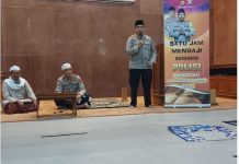 Satu Jam Mengaji Bersama Polisi Di Masjid Baiturrahman,Jakarta Timur.