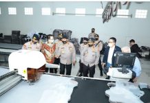 Kabaharkam Polri Kunjungi Perusahaan Pembuat Perlengkapan Pertahanan Dalam Negeri