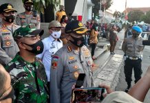 “Cegah Covid 19,Polres Jakbar Bersama Tiga Pilar Edukasi Masyarakat Ditempat Keramaian”.