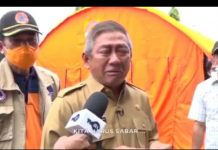 *Ali Baal Masdar Bercucuran Air Mata Saat Mengunjungi Pengungsi,Meminta Mayarakat Tabah Menghadapi Ujian Bencana Gempa*