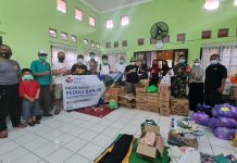 *Polda Kalsel Sampaikan Ucapan Terima Kasih Kepada Tim Peduli Banjir FKDB*