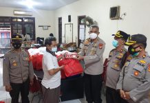 *Pemberian Bantuan Kepada Kaum Lansia Dalam Bentuk Suasana Ramadhan*