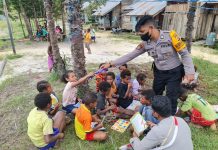 Program Si lpar Satgasres Binmas Noken Ops Damai Cartenz Hadir Dikampung Okmakot Pengunungan Bintang