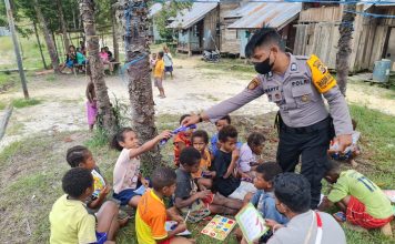 Program Si lpar Satgasres Binmas Noken Ops Damai Cartenz Hadir Dikampung Okmakot Pengunungan Bintang