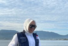 Bupati Mamuju Disambut Meriah Warga Pulau Salissinga Pada Saat Kunjungan Dipulau Bala-Balakang.