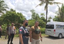 Wakasatgas Binmas Ops.Damai Cartenz-2022 Melaksanakan Pengecekan Ketersediaan Bahan Pembuatan Pakan Ternak Program Kasuari Kab Yahukimo