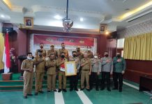 Penandatanganan Nota Kesepahaman (MOU) Bersama Satgas Damai Cartenz Tahun 2022 Dengan Ir Semuel Suriwa Msi.
