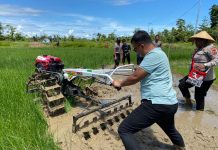Satgas Binmas Noken Dorong Masyarakat Yahukimo Sukseskan Program Kasuari Dengan Cara Garap Lahan Persawahan.