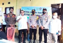Antrian Minyak Goreng Dikantor Camat Pangale