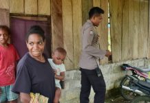 Satgas Binmas Noken Sambangi Warga Binaan Pengecekan Ternak Di Yahukimo