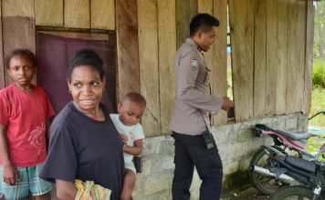 Satgas Binmas Noken Sambangi Warga Binaan Pengecekan Ternak Di Yahukimo