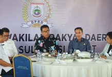Pj.Gubernur Sulawesi Barat Di Sambut Dikantor DPRD SULBAR,JL.Pattana Endeng Mamuju.