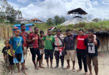 Satgasres Binmas Noken Ops Damai Cartenz Lakukan Torobosan Peduli Terhadap Pendidikan Di Intan Jaya Papua.