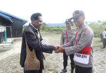 Satgasres Binmas Mengajak Pendeta Piter Gani Menciptakan Kantibmas Diwilayah Nduga Papua.