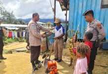Satgasres Ops Damai Cartenz 2022 Melaksanakan Tugas Dan Tancap Gas Membantu Masyarakat Pegunungan Bintang Papua.