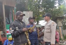 Wujudkan Program Peka,Satgasres Ops Damai Cartenz 2022,Tingkatjan Kantibmas Tinjau Pasar Yokatapa Sugapa Papua.