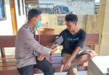 Dukung Program Keladi Sagu ,Tim Medis Satgas Binmas Ops Damai Cartenz 2022 Layani Pengobatan Warga