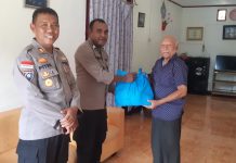 Sambangi Bpk Frans Sibi OdoAfi Kayu Pulao,Satgasres Binmas Operasi Damai Cartenz -2022 Laksanakan Program Koteka.