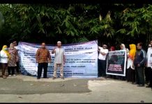 Forum Save RS Haji Jakarta Menggelar Aksi Didepan RS Haji, Menuntut Hak Normatif Karyawan.