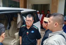 Prof Husain Syam,Rektor UNM Menghadiri Acara Puncak HUT KAB.Mamasa Ke-21 Dilasaksanaka Dilapangan Kondo Sapata.