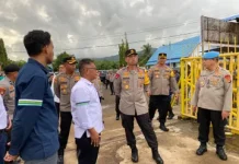 Kapolda Sulbar Pantau Arus Mudik Lebara Dipelabuhan Fery Mamuju.