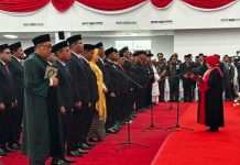 Sebanyak 45 Anggota DPRD Sulbar Periode 2024- 2029 Resmi Dilantik Ketua Pengadilan Tinggi..