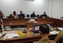 Komisi 2 DPRD Sulawesi Barat Menggelar Rapat Diruang Komisi.