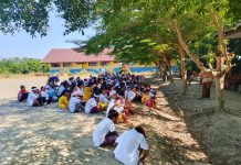 Keluarga Besar SD Inpres Tommo 1 Semarakkan Hari Jadi Mamuju Ke 486 Dengan Berbagai Pakaian Adat Nusantara.
