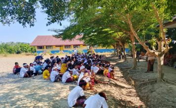 Keluarga Besar SD Inpres Tommo 1 Semarakkan Hari Jadi Mamuju Ke 486 Dengan Berbagai Pakaian Adat Nusantara.