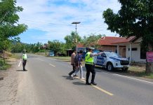 Di SMAN 2 Mamuju, Polantas Hadir Melayani Dan Tanamkan Kesadaran Keselamatan Berlalu Lintas Sejak Dini.