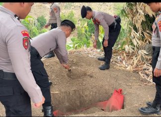 Kenang Pengabdian Setia,Apel Pemakaman Satwa K-9″ Getta” Digelar Dipolda Sulbar