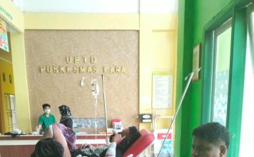 Laka Lantas Di Dusun Lara Karossa : Tabrakan Truk Tangki Dengan Truk Yang Sedang Ganti Ban Polantas Himbau Pengendera Utamakan Keselamatan.