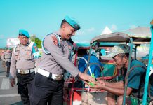 Refleksi 24 Tahun Pengabdian, Bidang Propam Polda Sulbar Gelar’ Bakti Sosial Sasar Tukang Becak