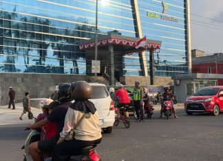 Jamin Keselamatan Pengendara, Ditlantas Polda Sulbar Intensifkan Pengaturan Lalu Lintas Dititik Padat Kendaraan.
