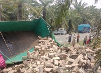 Ditlantas Polda Sulbar Sigap Tangani Kecelakaan Truk Pengangkut Minyak Kita, Himbau Pengemudi Utamakan Keselamatan