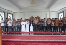 Turun Langsung Ke masjid,Kapolda Sulbar Pererat Silaturahmi Lewat Program Jumling