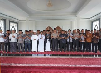 Turun Langsung Ke masjid,Kapolda Sulbar Pererat Silaturahmi Lewat Program Jumling